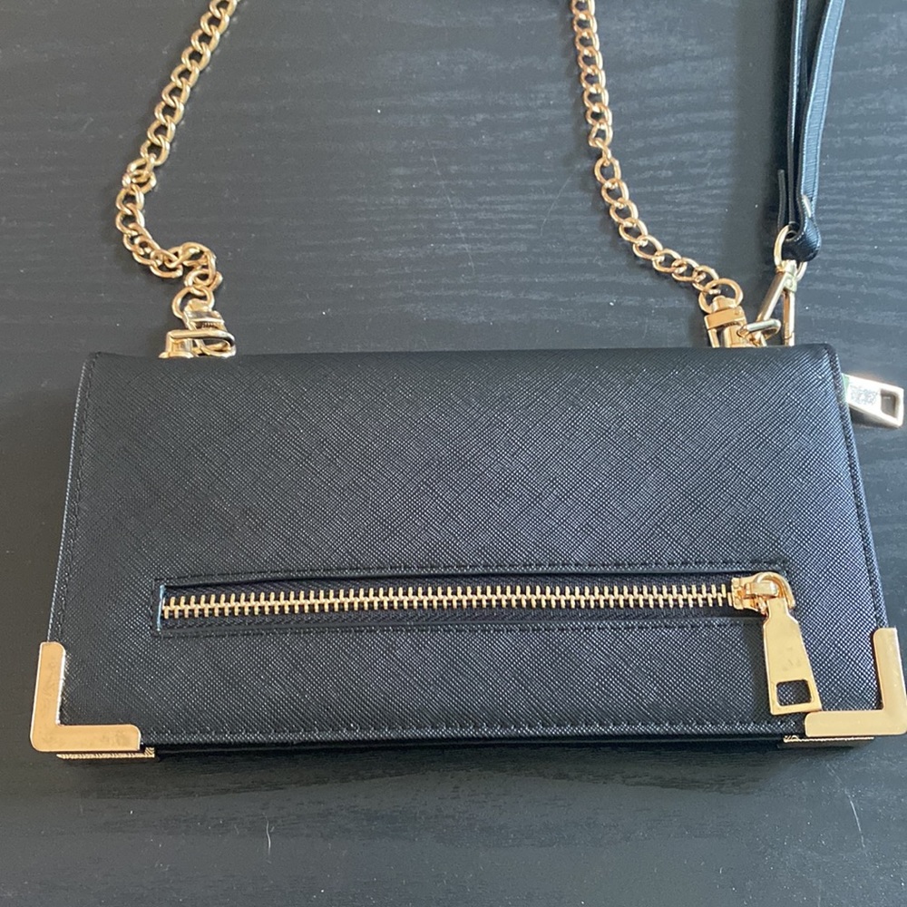 Black crossbody - Picture 2 of 3